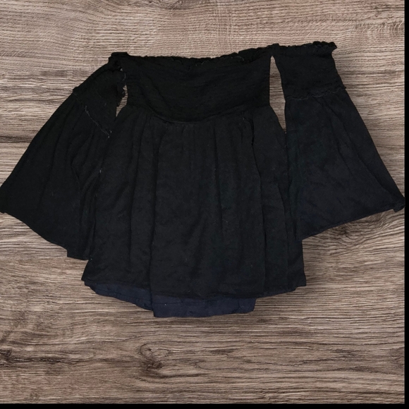 Elegant Black Off-Shoulder Skirt - Picture 1 of 6